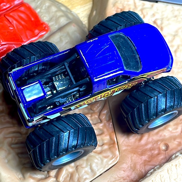 Instigator - Picture 2 of 3